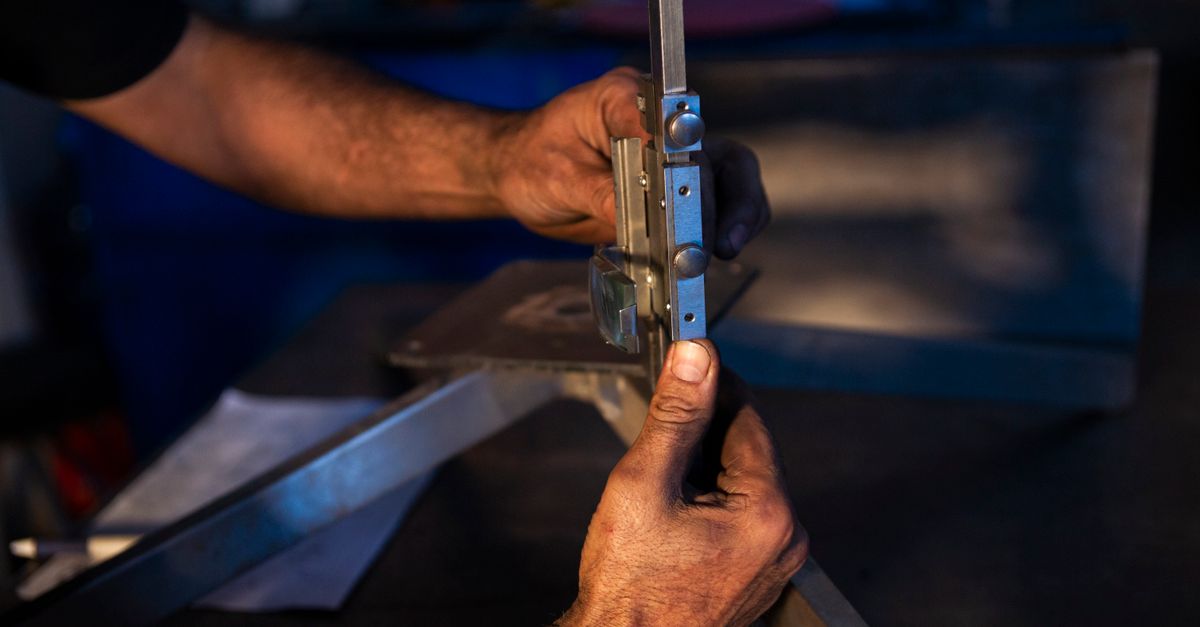 locksmith service technician — West Broadway Locksmith