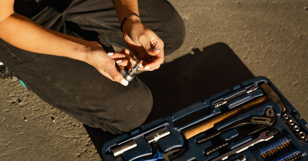 locksmith service technician — West Broadway Locksmith
