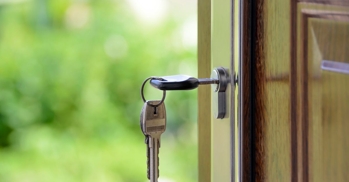 Apartment Lockouts in NYC: What Happens When We Arrive — West Broadway Locksmith